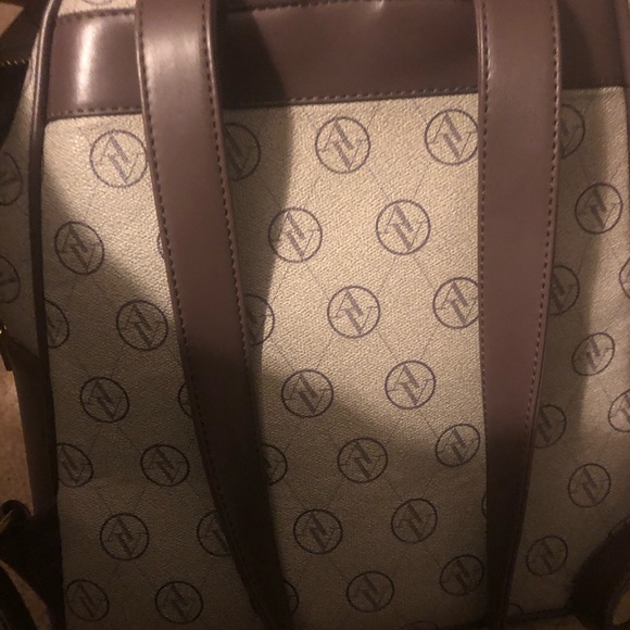 Back pack - Picture 2 of 5